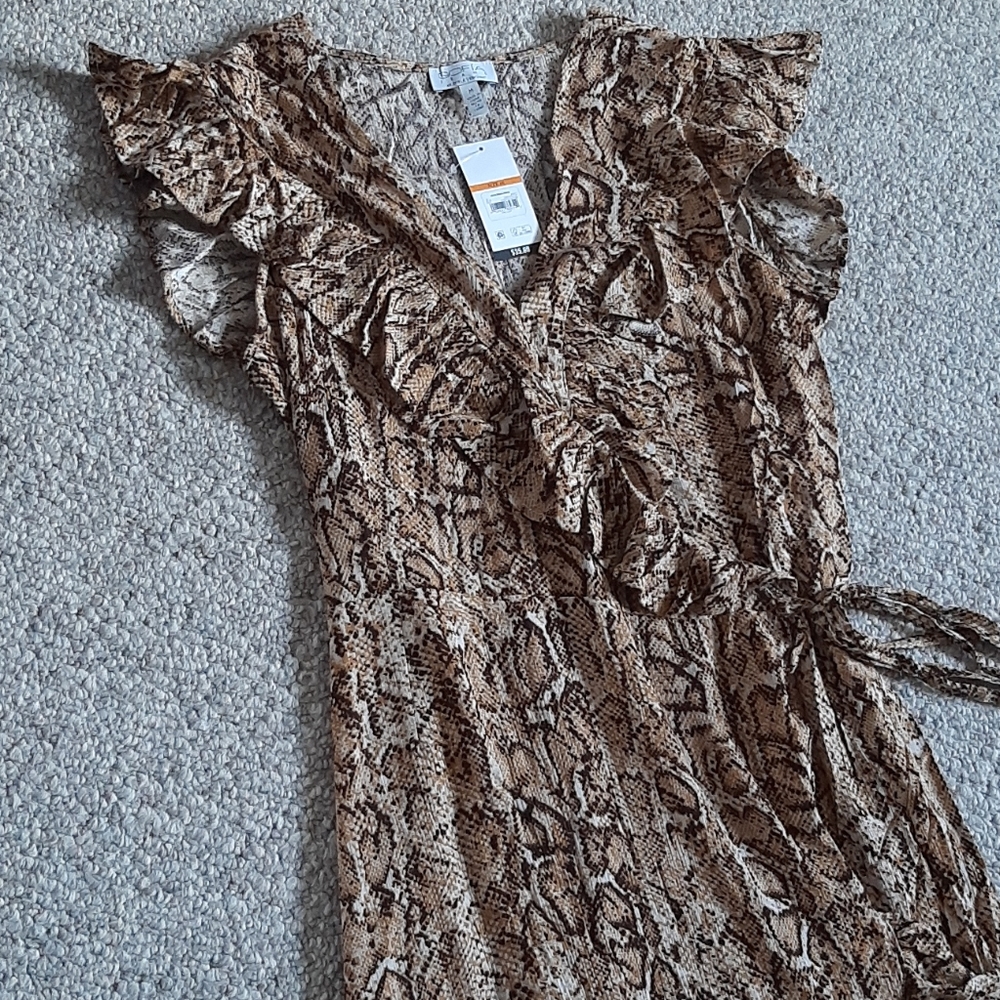 New Snake Skin Print Short Sleeve Wrap Maxi Dress. - Picture 5 of 11